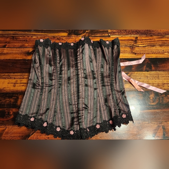 Shirley of Hollywood Other - Shirley of Hollywood Black & Pink Lace Corset Sz 36